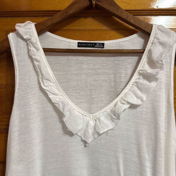 Black Tape Ruffled White V-Neck Tank Blouse Women’s Petite 1X - Picture 4 of 11